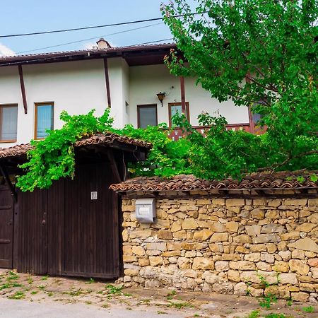 Guest House Geranium Arbanasi Esterno foto
