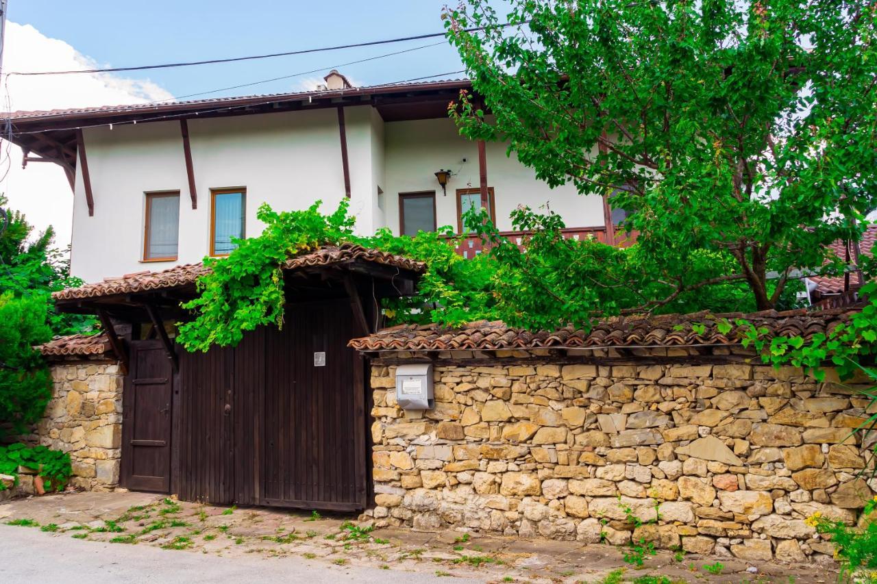 Guest House Geranium Arbanasi Esterno foto